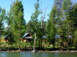 Methow River Lodge Cabins, feriebolig i Winthrop