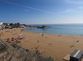 Seaside House Broadstairs by the Beach with Parking, hotel de 4 estrelles a Broadstairs