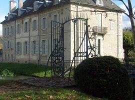 Château De Serrigny, hotel med parkering i Ladoix Serrigny