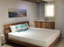 Holiday Surf Lodge, hôtel à Tamarin