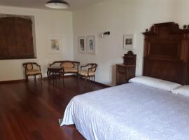 O Almacen, hotel v destinácii Cervo