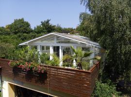 Greenhouse just 15 min from the Old Town, Zelt-Lodge in Bratislava