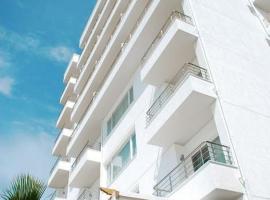 Sun Shine Hotel, hotel di Durrës