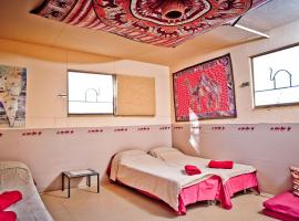 Negev Camel Ranch, hotell i Dimona