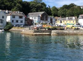 Fowey Landing, hotel with parking in Fowey