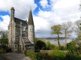 Tower Lodge، كوخ في Auchencairn