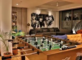The Blue Jay Hostel - Dorms & Rooms
