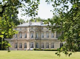 Château De La Motte Fenelon、カンブレーのホテル