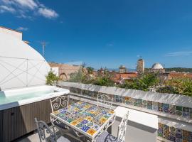 "Bea's Terrace" - Private Jacuzzi and panoramic rooftop in the City Centre, hotel i Cagliari