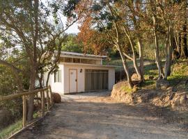 Parcela Paso del León (Cabañas), hotel in Olmué