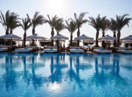 Nikki Beach Resort & Spa Santorini, viešbutis mieste Kamarijas