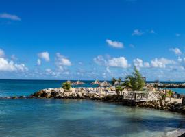 Ocean Point Beach Resort & Spa Adults Only, hotel in Saint Johnʼs