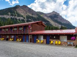 High Country Motel and Cabins、クック・シティのホテル