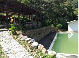 Termales SironaSpa, hotel with parking in Gama