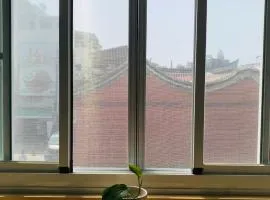 Temple Side Hostel