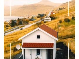 Fjordcottage, hotel with parking in Søldarfjørður