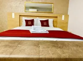 Hotel Adore
