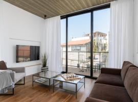 AirTLV - Rambam Residence W Private MAMAD!, apartamento em Tel Aviv