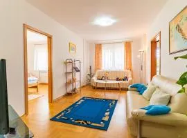 Big 4 bedroom apartment with private parking