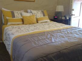 Grand Canyon West Hotel Sheps Miners Inn, four-star hotel in Chloride