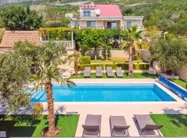 Villa Paula with 7 bedrooms, heated 36sqm private pool, Jacuzzi, Gym and sea views