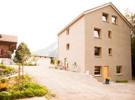 Nangijala Guest House, hotel in Disentis