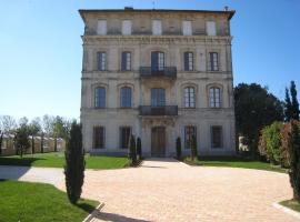 Chateau Du Comte, hostal o pensión en Saint-Nazaire-dʼAude