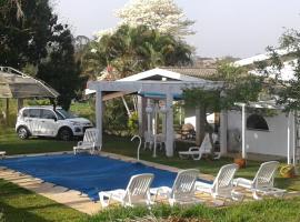White House Riviera 13 - Represa Jurumirin, hotel with parking in Palmeiras