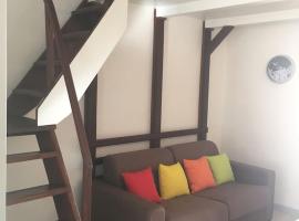 Studio-Mezzanine proche toutes commodit&eacute;s