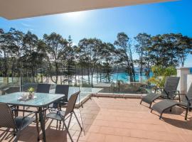 Beach side holiday apartment, hotel com estacionamento em Batemans Bay