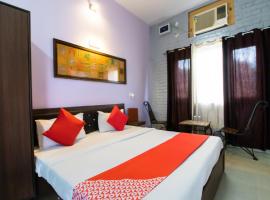 OYO 48940 Redson Holiday Home, hotel u gradu Pāonta Sāhib