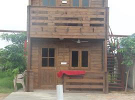 Russian Pinewood DLX Cottage, Hotel in Vadodara