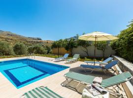 Gorgeous Pool Garden Villa, hotel with parking in Áyios Ioánnis
