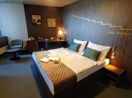 Hotel D1, недорогой отель в городе Островачице