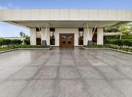 Ramada by Wyndham Bengaluru Yelahanka, hotel v destinaci Yelahanka