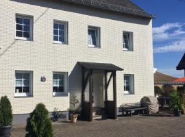 Ferienhaus Weins, accommodation in Lieg