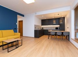 Self-check-in 2 bedroom apartment with a terrace and free parking, hotel in zona A. Le Coq Arena, Tallinn