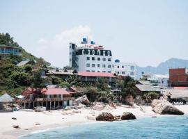 Tôm Hùm Palace, hotel di Cam Ranh