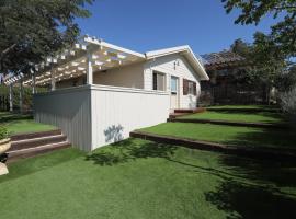 Lakeside Terrace, apartment in Neot Golan