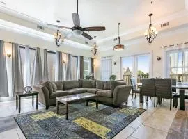 Spacious 4BR Condo on Carondelet Near All Hot Spo