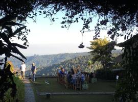 Puri Lumbung Cottages Restaurant & Spa Munduk, camping resort en Munduk