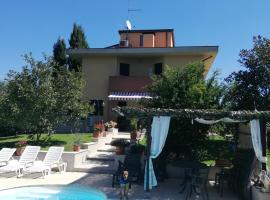 Villino Verde Pomodoro, готель з парковкою у місті Ареццо
