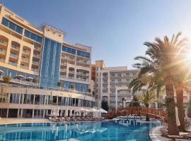 Splendid Conference & Spa Resort: Budva'da bir otel