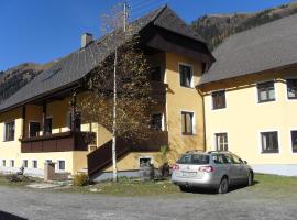Viesnīca ar autostāvvietu Ferienwohnungen Bianca Hasler - Stallbauer pilsētā Pusterwald