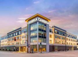 Cambria Hotel Milwaukee Downtown