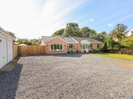 1 Homecroft Bungalows, luxury hotel in Saundersfoot