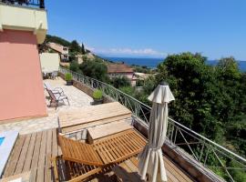 Belvedere ,Pyrgi,Corfu ,stunning Ipsos bay view, hotel en Ágios Márkos