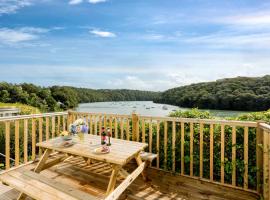 Fal River Cottage, hotel cerca de Tregothnan, Truro