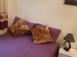 Hawkins Guest House - Private Shared Property, hostal o pensión en North Stifford