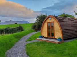 Farmyard Lane Glamping, hotel cerca de Club de golf Beaufort, Killarney